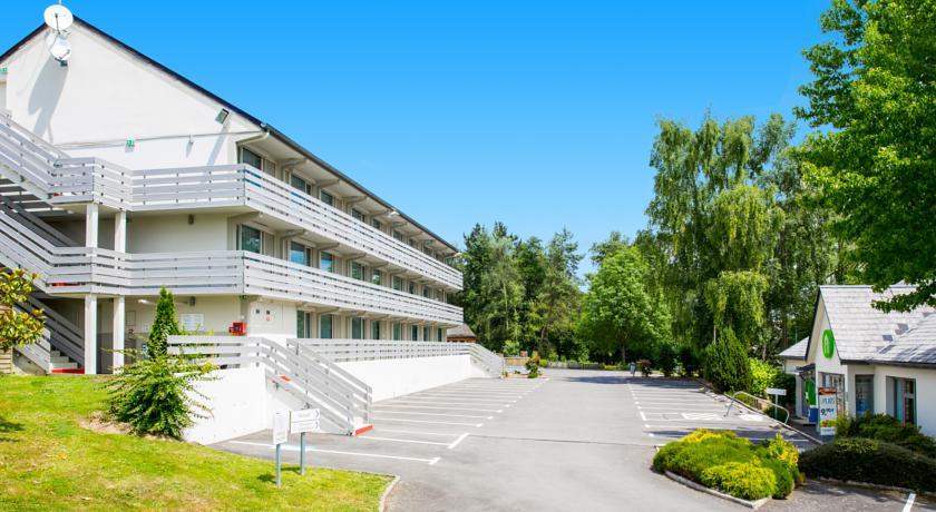Hotel Campanile Fougères Exterior foto