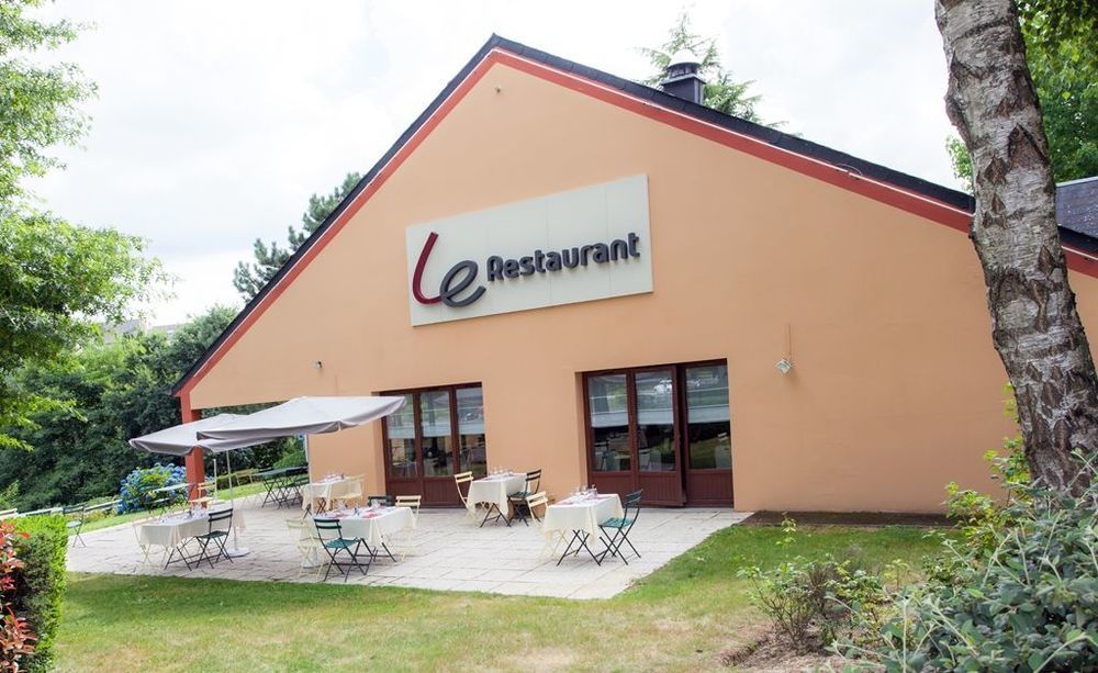 Hotel Campanile Fougères Exterior foto